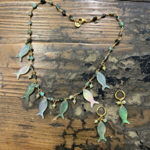 Collana e Orecchini Pesciolini Verdi in Crisoprasio e Cristalli